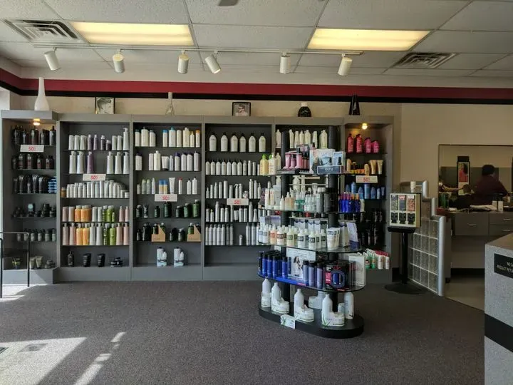 https://cdn.salonspotlight.com/photos/A7mZS6FJw6ggEJSZ8i9K/86daf7ef-f70a-44a4-8330-4fc42ff66d9d_720x720