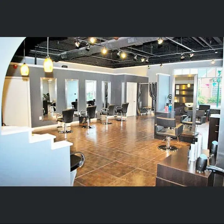 https://cdn.salonspotlight.com/photos/A801GAKT93uOE8jCn9Mk/3dbda9cb-7a82-4fc3-9bce-bdb5f78c8cad_720x720