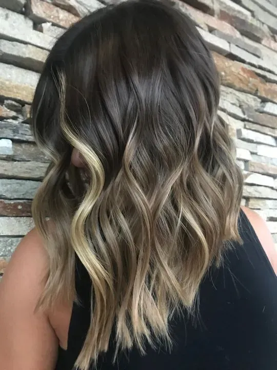https://cdn.salonspotlight.com/photos/A801GAKT93uOE8jCn9Mk/44e464b5-8cf9-473a-b4bd-6dfe4dff959f_720x720