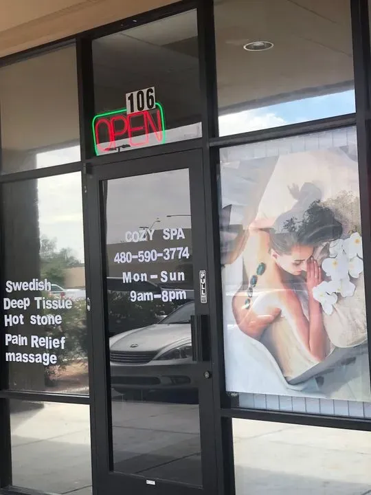 https://cdn.salonspotlight.com/photos/A9ZhWyHn598f6yeqGp60/b0c88269-d7fb-46c6-9503-914981224e7d_720x720