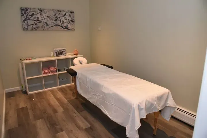 https://cdn.salonspotlight.com/photos/A9thLEy1CmHWWI9O2Bjn/acbcac8a-b2a8-4223-969d-01bd4026b5cf_720x720
