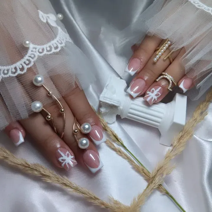 https://cdn.salonspotlight.com/photos/AB63TUf0k9ihuhb92d7d/97cb50a2-bbcc-4e3e-9a6e-101cbb5e8db8_720x720