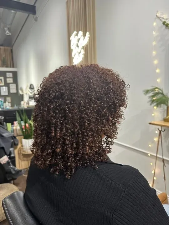 https://cdn.salonspotlight.com/photos/ADYs4p5zhIhuGQjg9wrU/54de7337-dd21-4bff-8060-44c18ef6e0eb_720x720