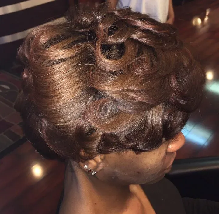 https://cdn.salonspotlight.com/photos/AFqV0gxZO4NWLB13exvm/7e780b7e-2cfb-4a95-bebb-c0e0e82597fe_720x720