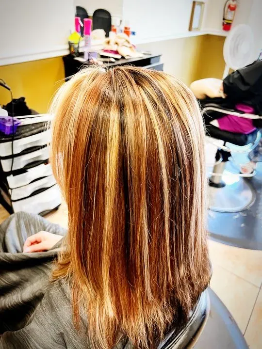 https://cdn.salonspotlight.com/photos/AGWKH3jsSYZG0KbhVH4g/9b95ff0c-4d7a-4edb-b324-0499750b3450_720x720