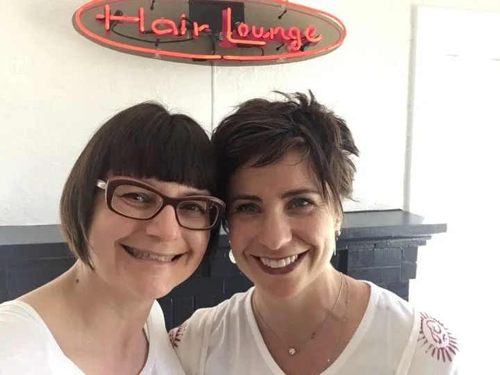 https://cdn.salonspotlight.com/photos/AIYM047yBPVinZikXWt9/bd6f1dcd-2b4b-4ea4-a46c-d9d1f02c1ddc_720x720