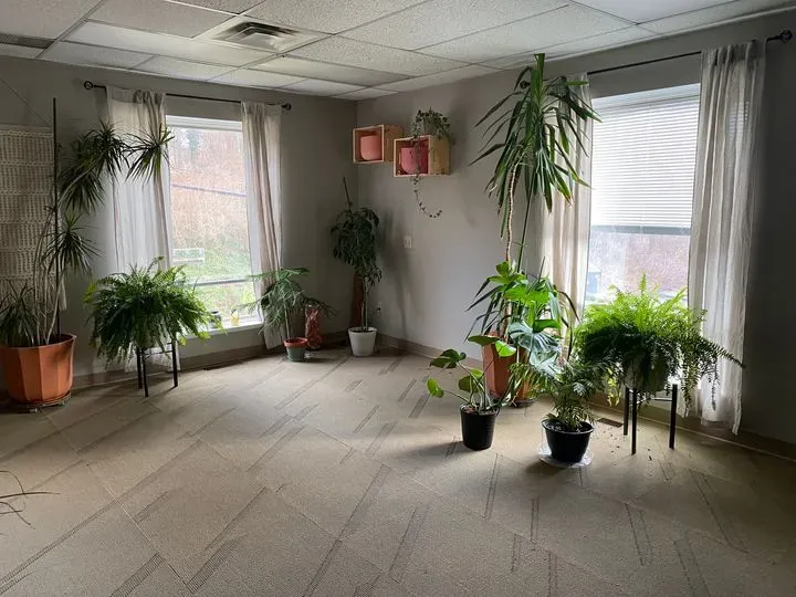 https://cdn.salonspotlight.com/photos/AK2XK5BO7phSimW67Qwr/ce392530-485e-4ada-9d8c-c1c876f5d46d_720x720