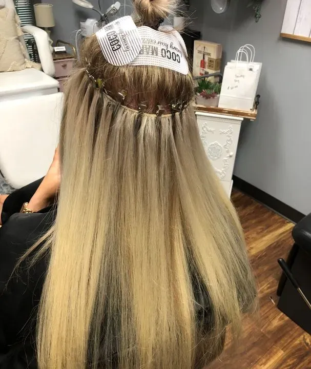 https://cdn.salonspotlight.com/photos/ALteiuGbLlOywqScMy5H/02fc37e3-c6a6-46f1-ab76-050ec8bdbaeb_720x720