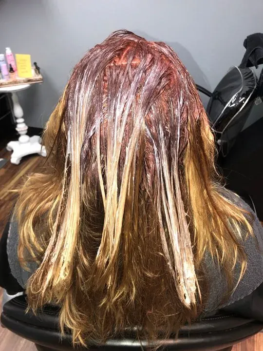 https://cdn.salonspotlight.com/photos/ALteiuGbLlOywqScMy5H/297471cf-391a-4891-afc3-d3a850a3dc08_720x720