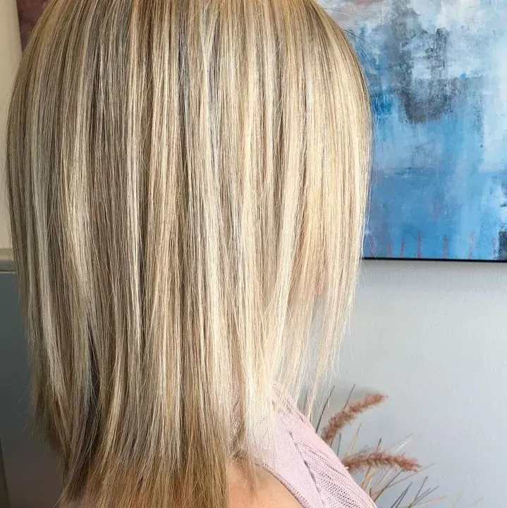 https://cdn.salonspotlight.com/photos/ALteiuGbLlOywqScMy5H/e2e9b22e-bdc7-4043-8793-c9e4745ef7d2_720x720