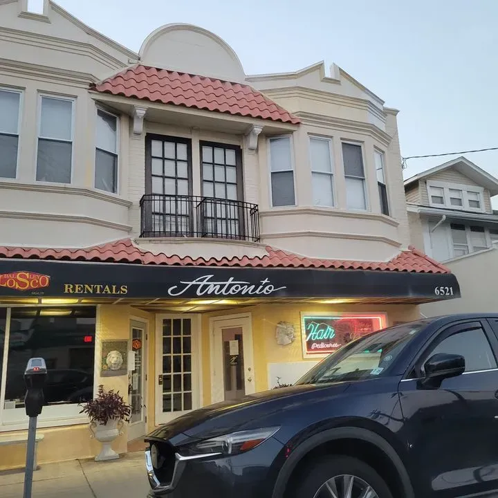 https://cdn.salonspotlight.com/photos/AMWXYZV2JmkfTqS1sC85/cc2b47c7-0817-4927-be39-b571b0c34ef6_720x720