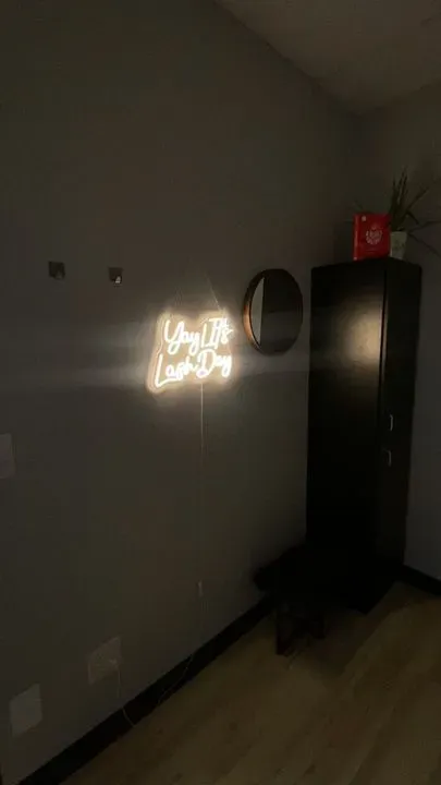 https://cdn.salonspotlight.com/photos/ANRjFRFj6BsUr48mPFWI/c0eb7eb0-441a-4f72-86cd-25f1c46dcf68_720x720