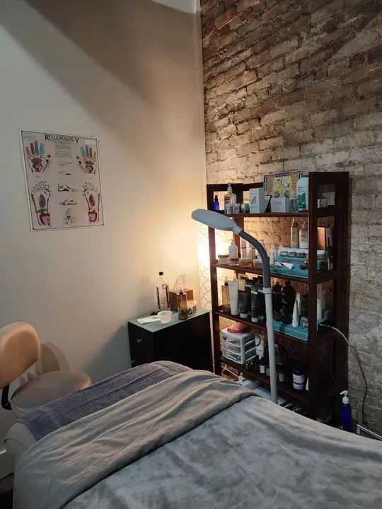 https://cdn.salonspotlight.com/photos/ANx6aLAFDx1bYpKVpseG/e587334e-9c4d-409d-ab93-ddc3be92b69e_720x720