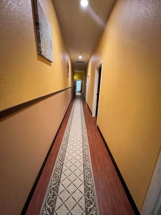 https://cdn.salonspotlight.com/photos/AOWWaSD0jClCK5lekAUa/6db95ece-4c0a-470e-aff6-4425ff747125_720x720