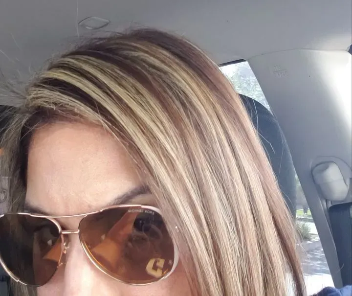 https://cdn.salonspotlight.com/photos/AOj7vMT0KVOe9q00Fo57/6250fe35-333c-4c3a-8c33-135381d92807_720x720