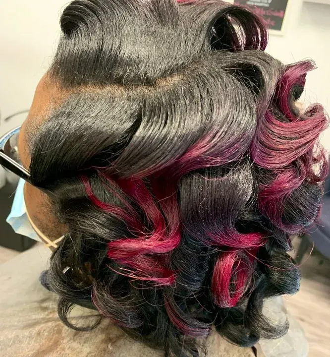 https://cdn.salonspotlight.com/photos/APM7uvNwq7J0VCDx3gII/d86f9784-cfa5-4d7c-b506-143e15fe3697_720x720