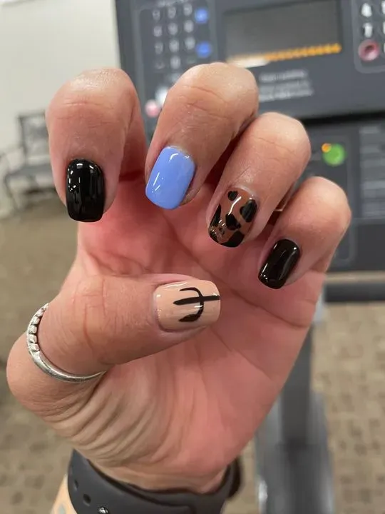 https://cdn.salonspotlight.com/photos/AQS6gI5jpQibBb3VallK/8d522792-c563-4222-88d1-659a895b9fd9_720x720