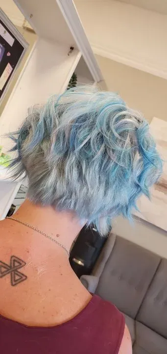 https://cdn.salonspotlight.com/photos/AXjdcoYP661TTX8fFprW/80b3a7bf-da68-4267-873b-39b225746e80_720x720
