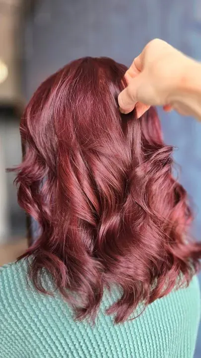https://cdn.salonspotlight.com/photos/AZ3TnarTwmMb57JxTkDP/da2a6d61-e21e-4fc6-827c-2771386f73e3_720x720
