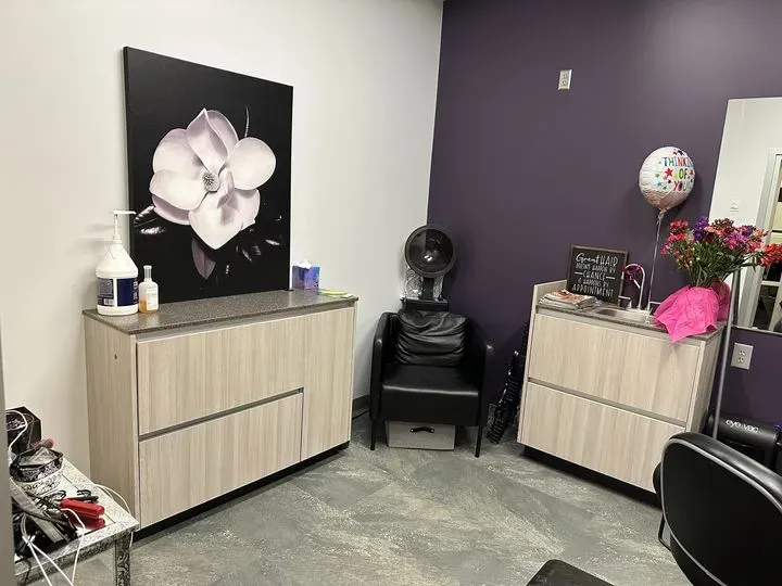 https://cdn.salonspotlight.com/photos/Acdsne14H0qXMbZcPlfc/6794c221-23ba-4fa1-9aab-0865e7ccb7fa_720x720
