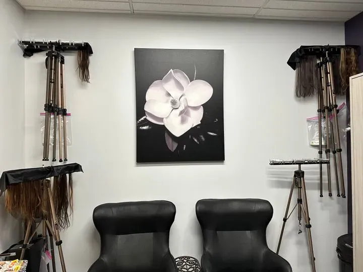 https://cdn.salonspotlight.com/photos/Acdsne14H0qXMbZcPlfc/d2d6edcd-fa83-4320-9c46-45a83ab97aff_720x720