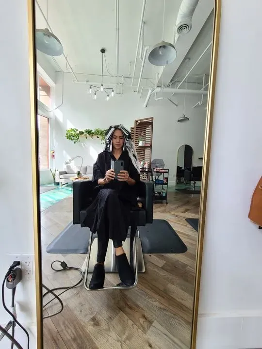 https://cdn.salonspotlight.com/photos/Aczq9cD92clN5UHDfmb0/0e4085f6-9b5d-4642-9b97-943519e66864_720x720