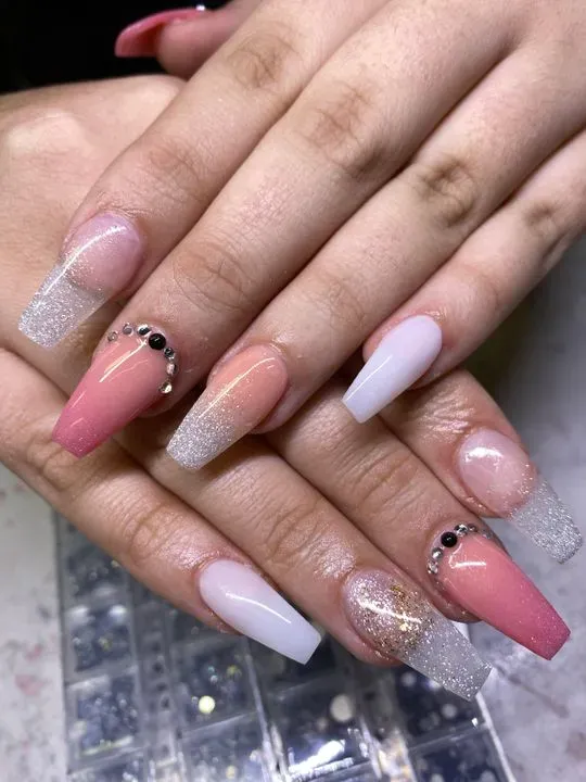 https://cdn.salonspotlight.com/photos/Aeg7ww7XnbDArw8bSafK/c473bda4-7009-4521-914a-8f5bdcd97b2e_720x720