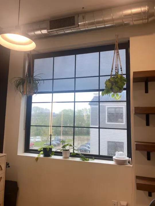 https://cdn.salonspotlight.com/photos/AgqeB21gGD3KkHnZmINV/b6ee43f3-3547-48f8-9419-626506c11689_720x720