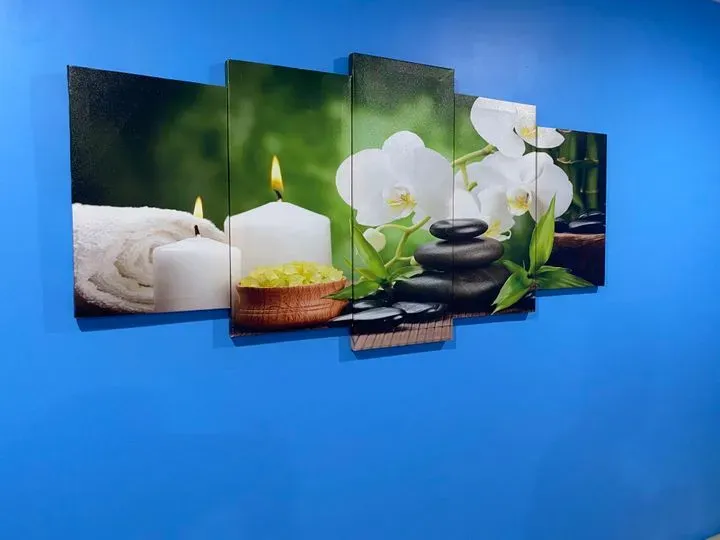 https://cdn.salonspotlight.com/photos/AjUEg85jWBF81uPST9xf/96a59587-9424-44e1-adf0-fd1a42a6f735_720x720
