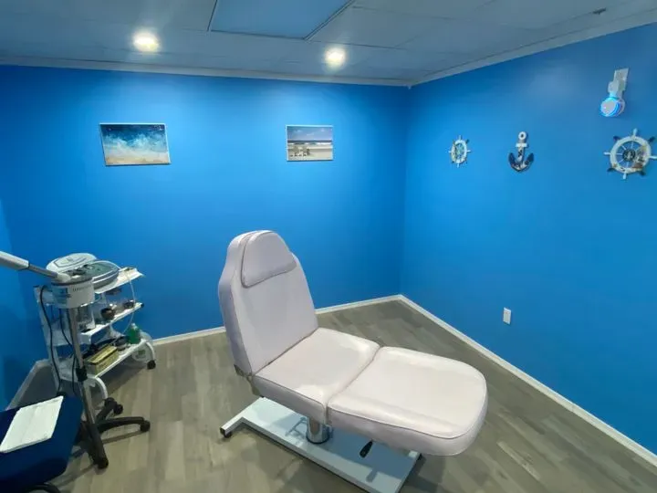 https://cdn.salonspotlight.com/photos/AjUEg85jWBF81uPST9xf/ea905f72-1f7a-41c6-8746-6e6df277ff20_720x720