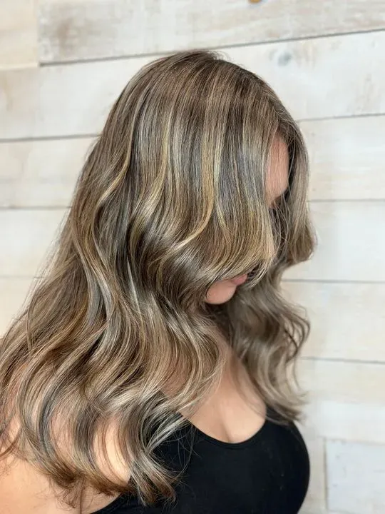 https://cdn.salonspotlight.com/photos/AjXlaZVp4ass6lPCC7rl/cfeb6fd7-d2e2-4203-ba21-59a66bd9c299_720x720