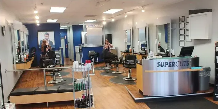 https://cdn.salonspotlight.com/photos/AkVlpO64q9gaZVkEjuvF/d655c2dc-fbc7-4e26-9236-c5f79f1241dc_720x720