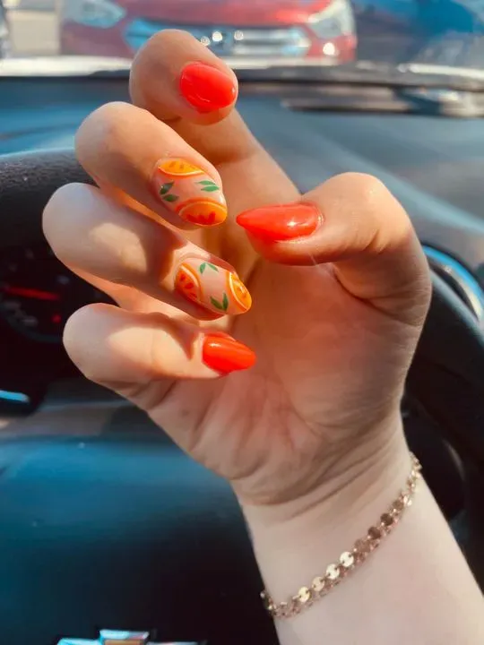 https://cdn.salonspotlight.com/photos/AlEjSgSFS7dQyAPn2sAJ/d454ac1b-489c-42fd-887e-282f1206f40b_720x720