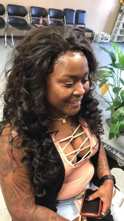 https://cdn.salonspotlight.com/photos/AndOd0ppO96DL4wZxmRx/7312dcb8-70e5-4eba-9979-9ae2214a59d7_720x720