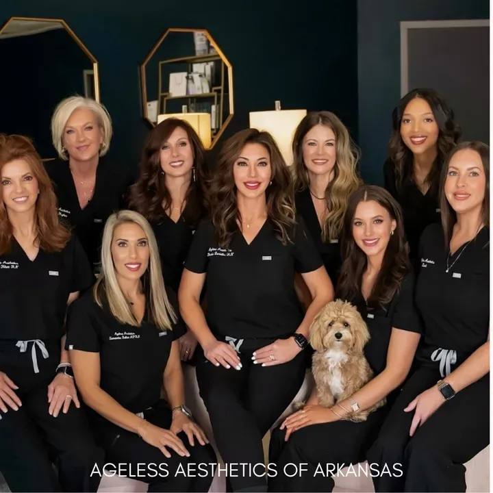 https://cdn.salonspotlight.com/photos/AofzXegJUnhblnWfYrVR/64c4e4fe-5c0e-47c9-a999-d63156e831db_720x720