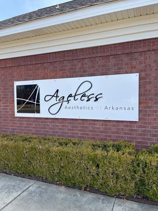 https://cdn.salonspotlight.com/photos/AofzXegJUnhblnWfYrVR/757e7f73-9ae3-4959-a25f-7fa290ca52c8_720x720