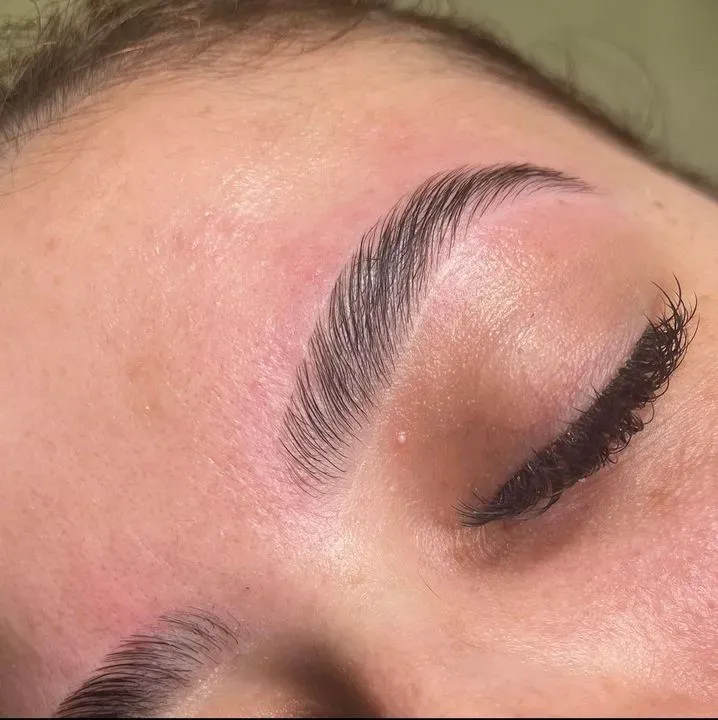 https://cdn.salonspotlight.com/photos/ApVxltf7dHTKQtxf8rwP/91536c06-ac83-4ea8-972b-2bf0a5d77bf0_720x720
