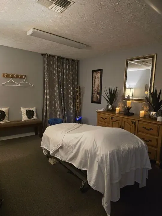 https://cdn.salonspotlight.com/photos/AqpJ5LHpyi6FzrospWcM/00d5d259-b534-4a09-9093-3d05aee27987_720x720