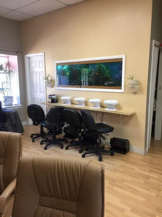 https://cdn.salonspotlight.com/photos/Ar6VuEIXtKMaTVtqeXsO/d798611c-f96b-4b46-825a-d3df1f692b4d_720x720