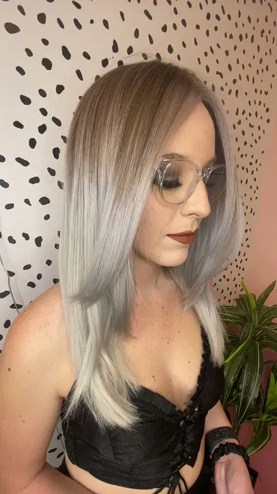 https://cdn.salonspotlight.com/photos/ArlcjE1BIcgXsX18BAYK/01d69eca-7db1-4c93-871b-eac529c5c325_720x720