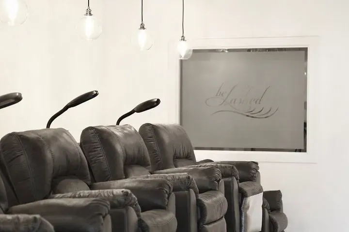 https://cdn.salonspotlight.com/photos/AtZGwRCzqgkXRhYzsSas/5f8a9b4e-a0f6-43df-a3b4-d3ca2936ac51_720x720