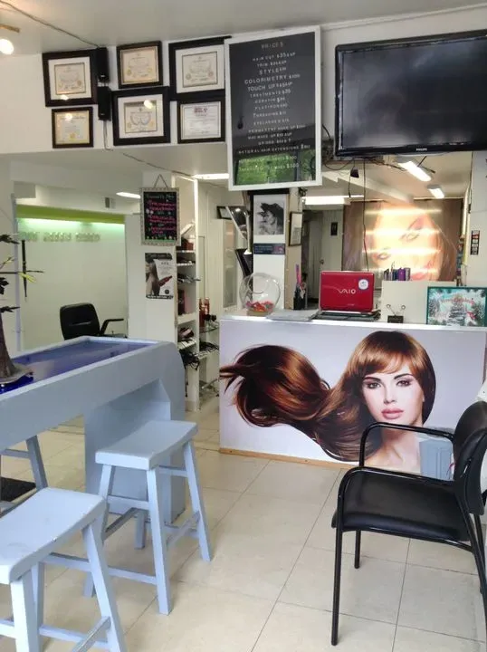 https://cdn.salonspotlight.com/photos/Avtk2BHSfnTI9CQ2QVi3/47af359f-ee0b-4a2d-a690-d1335e7cd90e_720x720