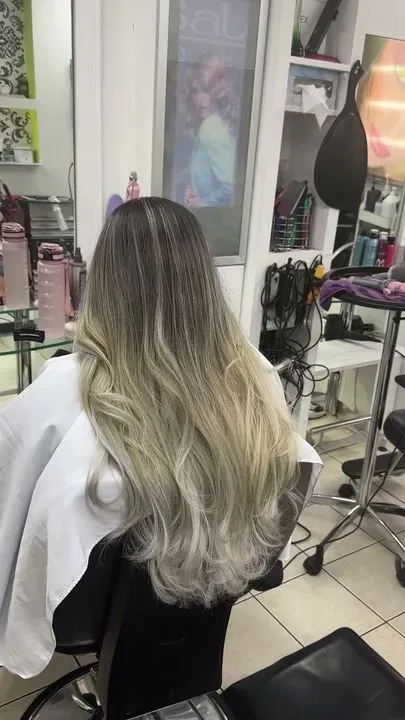 https://cdn.salonspotlight.com/photos/Avtk2BHSfnTI9CQ2QVi3/98b387a5-f5e1-41d1-8405-b3c04648ad82_720x720