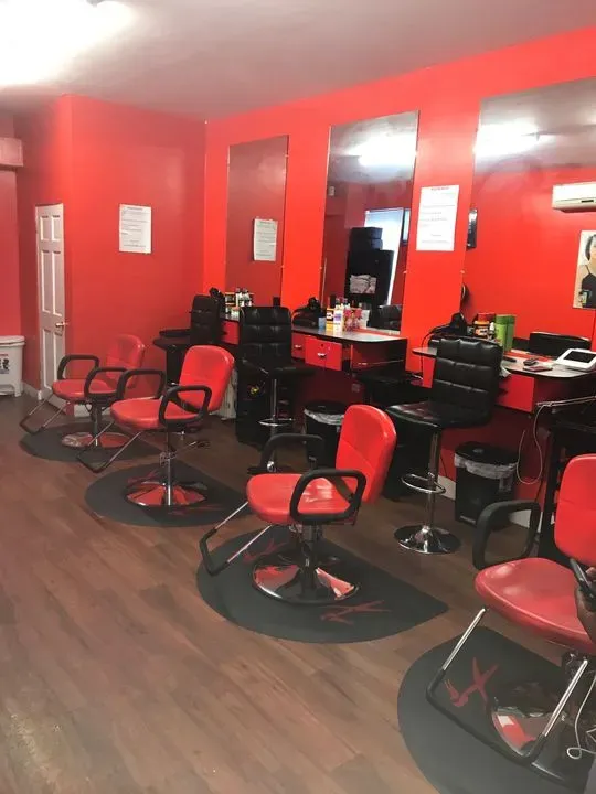 https://cdn.salonspotlight.com/photos/B0EJV76LEDC1Jcrpa9Z1/2f398901-a105-4f11-9e71-fa2c8e1fddae_720x720