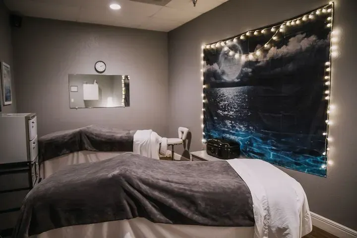 https://cdn.salonspotlight.com/photos/B0LTFhdejhJMeC1Pugeg/8438f8a8-d597-45d3-bffe-60dbd3d4c5cd_720x720