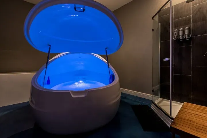 https://cdn.salonspotlight.com/photos/B0LTFhdejhJMeC1Pugeg/c1b6b252-5d8a-4d77-82c2-7ef6fefbafa7_720x720