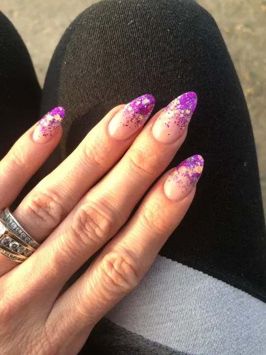 https://cdn.salonspotlight.com/photos/B3oFzGx3hgHRQiK209cW/d9eed39a-0d5f-4b78-b620-81ff50195978_720x720