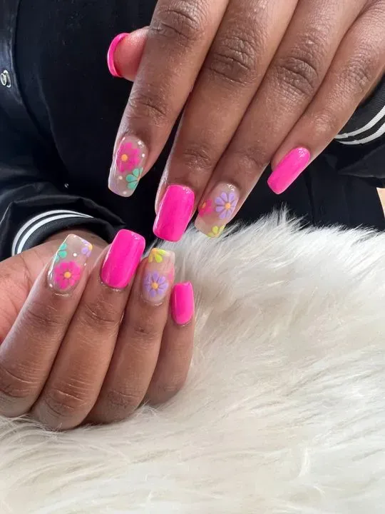 https://cdn.salonspotlight.com/photos/B7Bh4KZqW9fCeYoMttln/80d8c64d-e215-4abc-b7e5-dd93ba4a252c_720x720