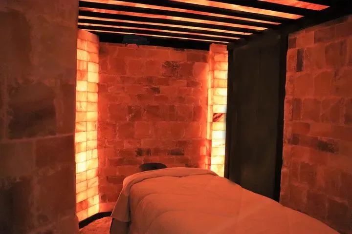 https://cdn.salonspotlight.com/photos/B9MR2VRIvUwNLzqAb13S/c9d7514b-534b-4261-91f9-701bc2e7fb28_720x720