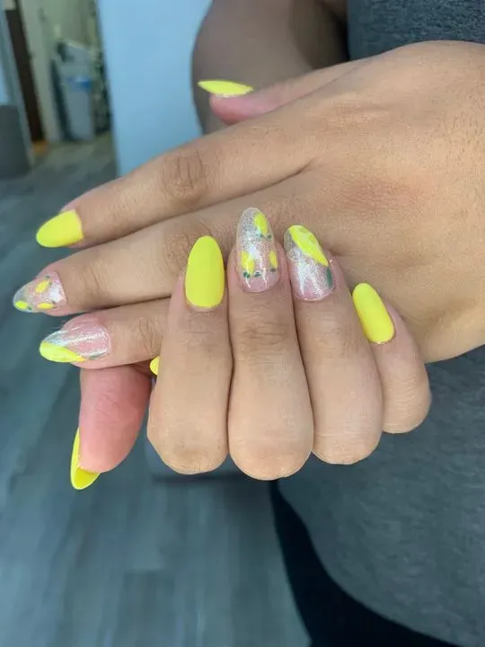 https://cdn.salonspotlight.com/photos/BARXV9D8gjE68m0oGiGr/fbceecb4-c39e-4eec-8fa6-1a0a458efb6b_720x720